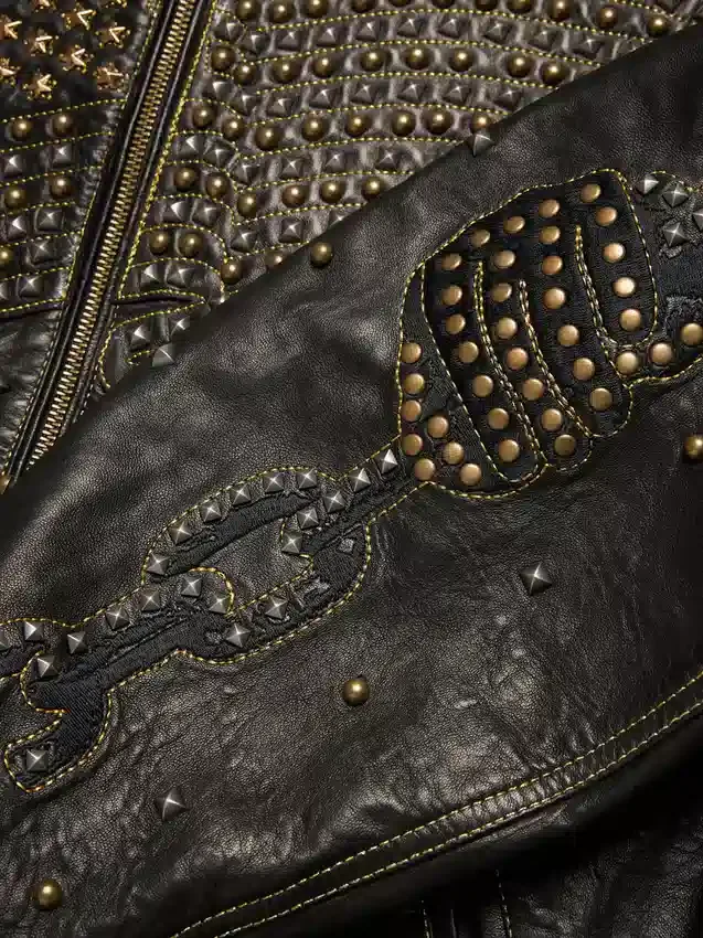 Giacca in pelle borchiata “Libertas”