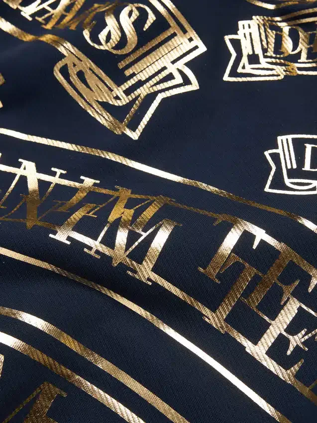 Maglia girocollo ADG con stampa banner blu navy