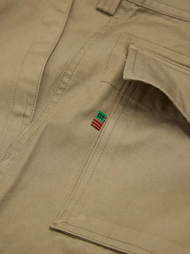 Pantaloncini cargo stagionali color beige