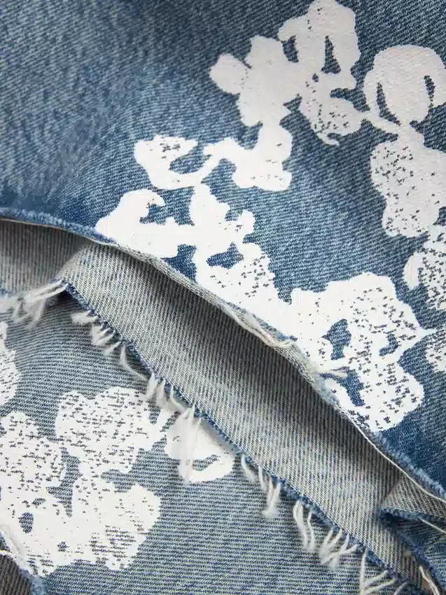 Pantaloncini in Denim con motivo Cotton Wreath, lavaggio chiaro